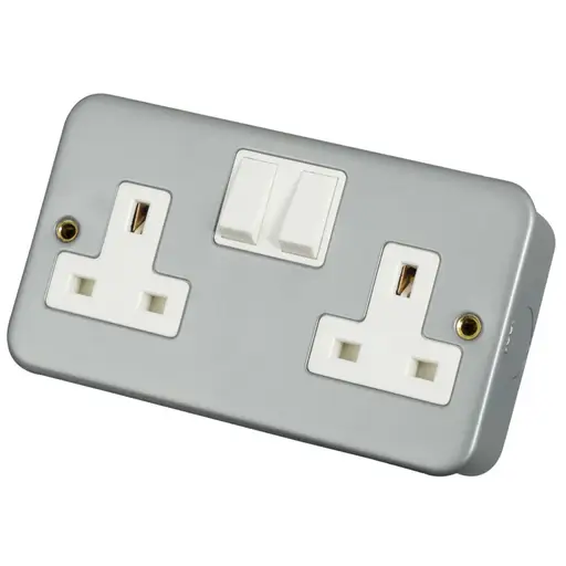 Click 13A 2 Gang Socket Metal Clad