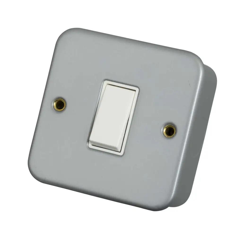 Click 10A 1 Gang Intermediate Light Switch Metal Clad