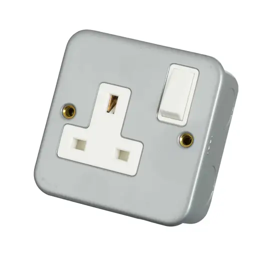 Click 13A 1 Gang Socket Metal Clad